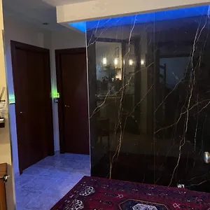 Luxury 3*, Lecce Italia